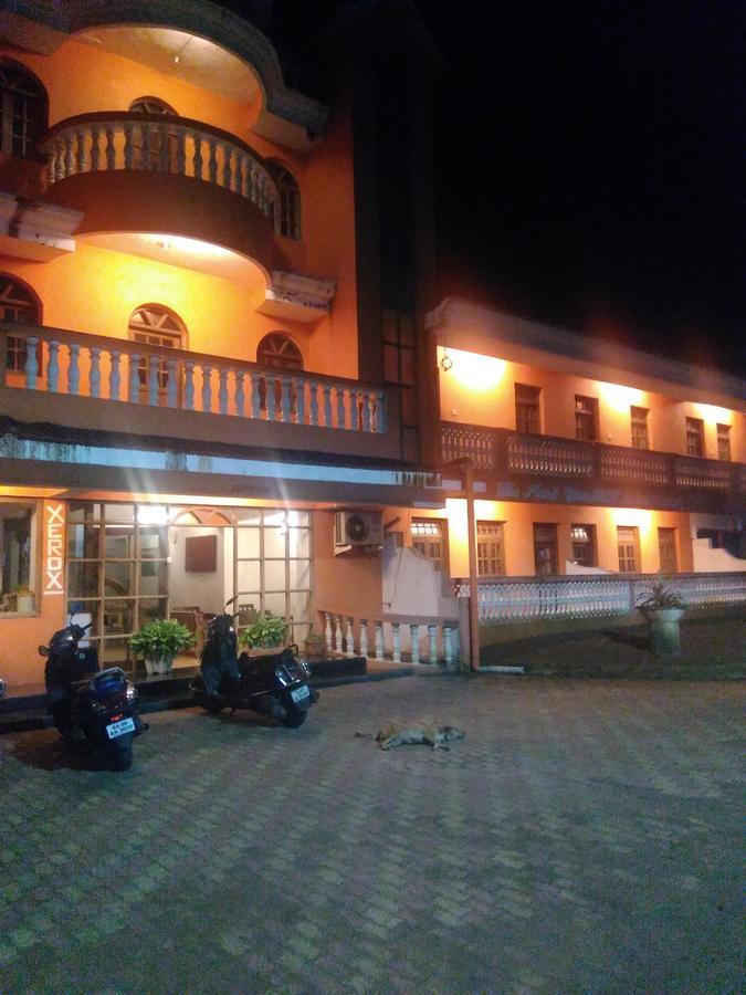 Palm Grove Hotel Cavelossim Exterior foto